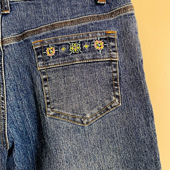 Cosmopolitan Jeans wear - Picture 5 of 7